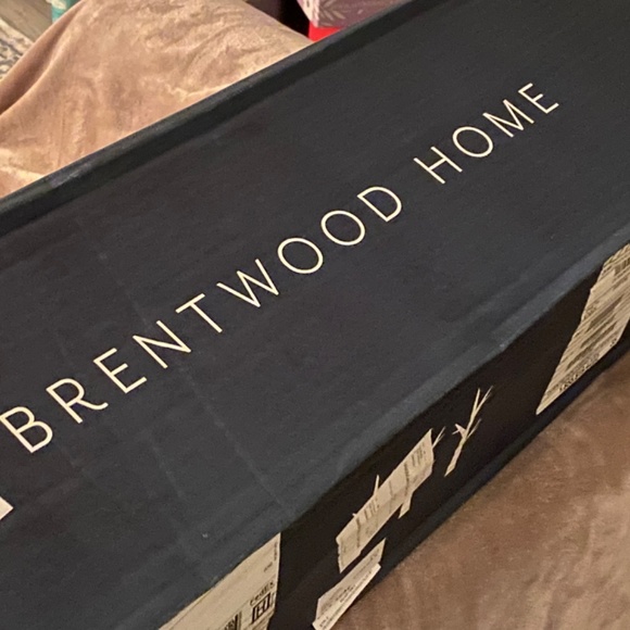 ZUMA Wedge Pillow - Picture 3 of 3